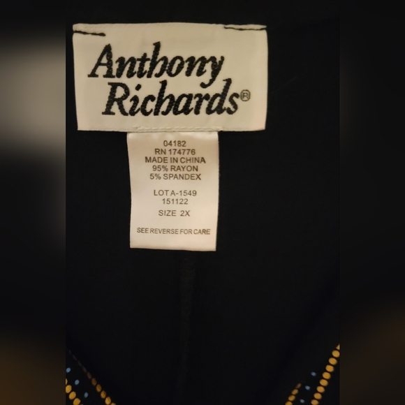 Anthony Edwards 2X Black Embroidered Accented Tunic Style - Picture 2 of 6
